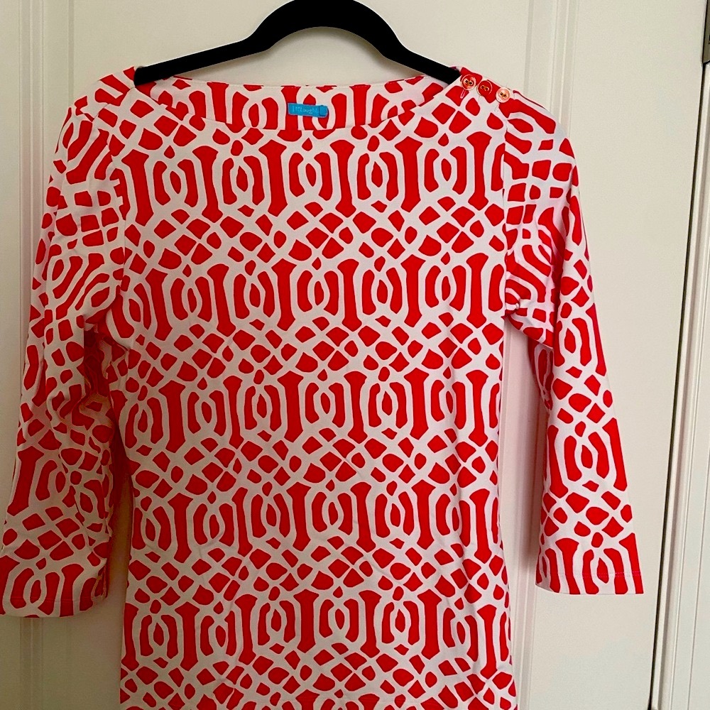 JMclaughlin wavesong tee in coral and white mega Elsie print. Like new!